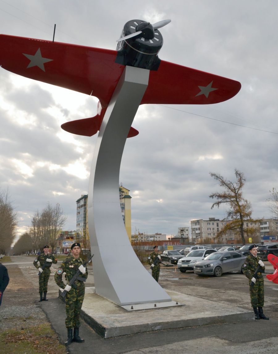 Уральскому комбригу посвящается... В Серове торжественно открыт новый  арт-объект - Новости муниципалитетов Свердловской области - Информационный  портал Свердловской области